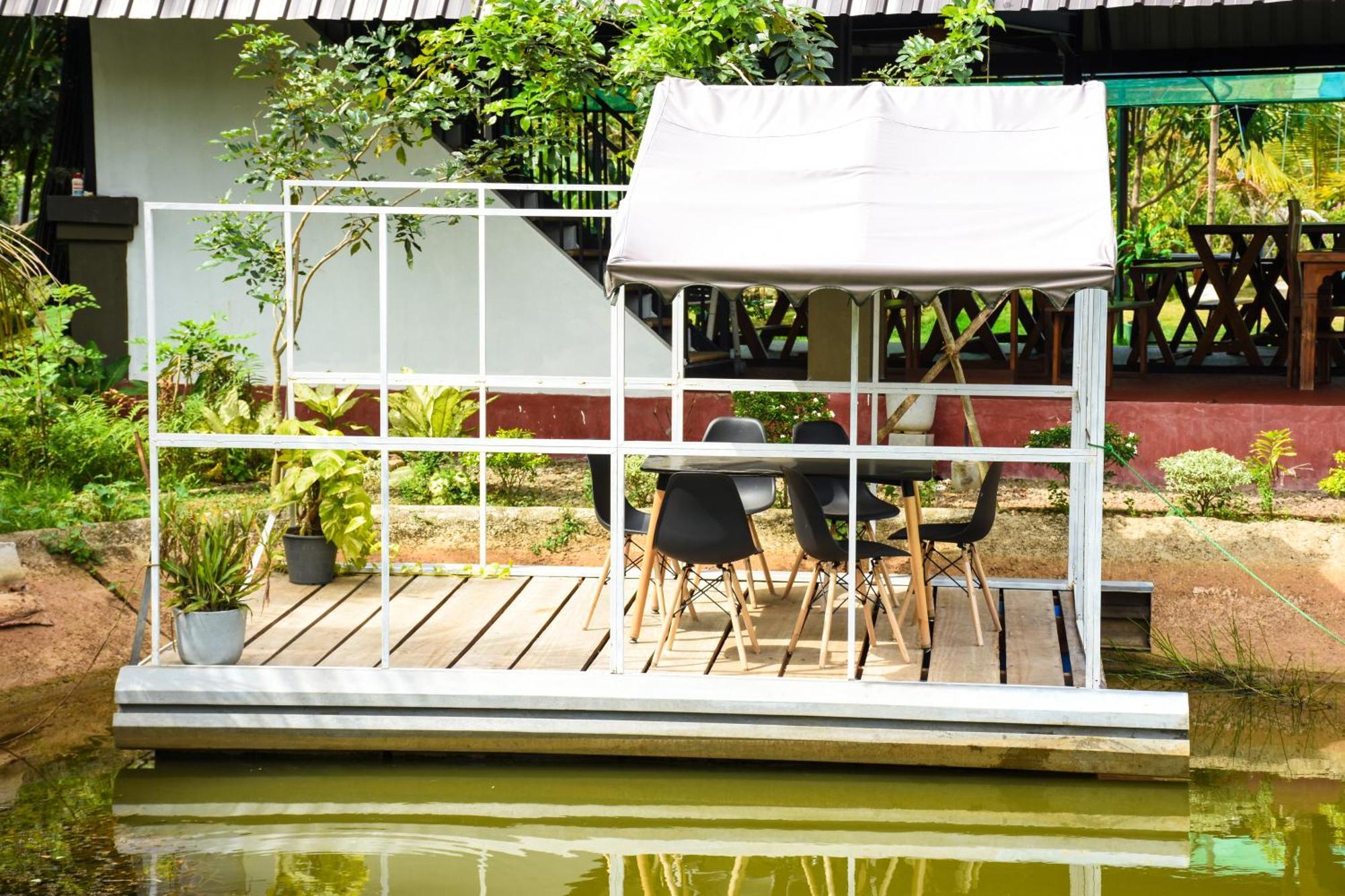 Hotel Steps Garden Negombo