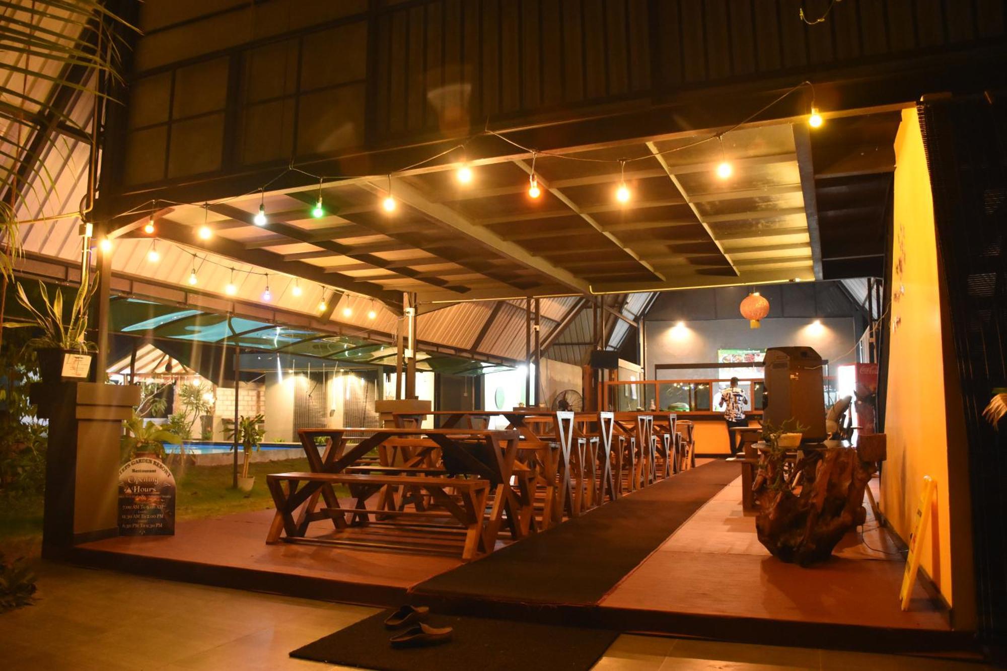 Hotel Steps Garden Negombo