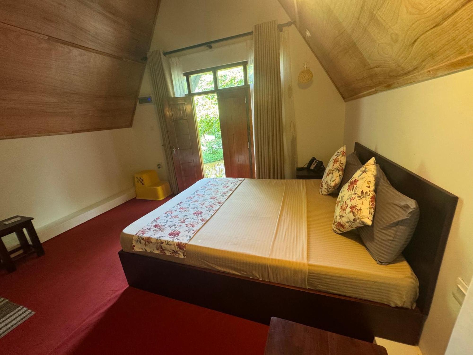 Steps Garden Hotel Negombo