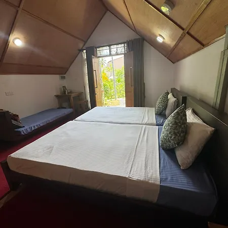 Steps Garden Resort Negombo Exterior photo